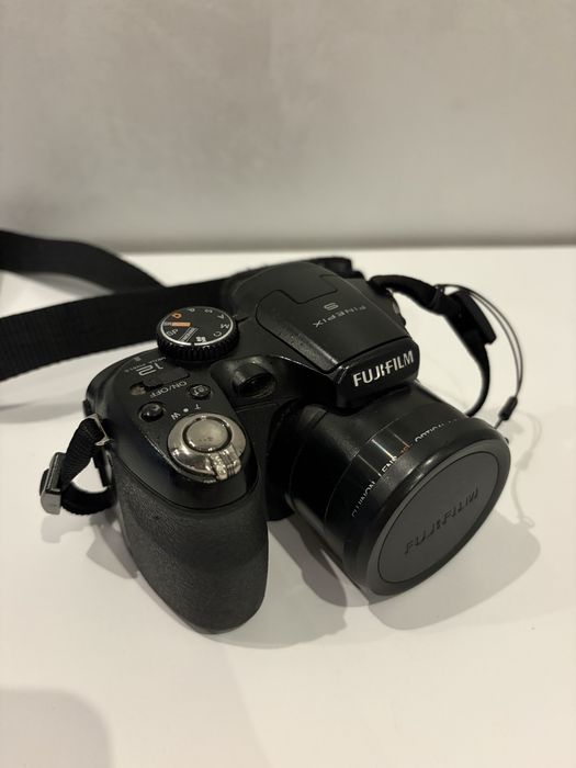 Фотоапарат Fujifilm Finepix S1600