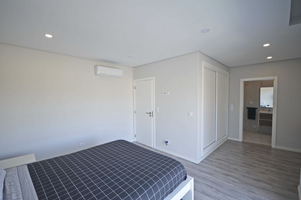 Moradia Isolada T4 com Piscina e Suita totalmente equipada com AC