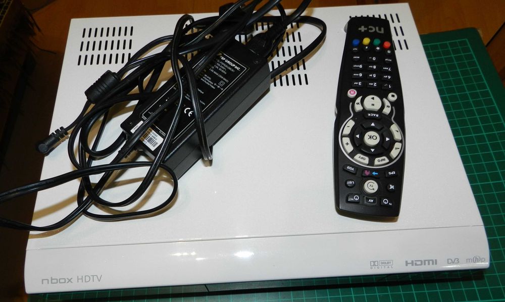 BIAŁY Tuner  NBOX 5800S.