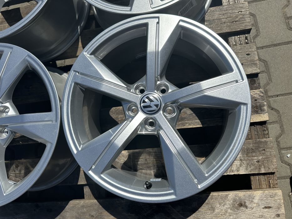 5x100 et46 7,5jx17 OE vw skoda audi seat komplet 17” nowe