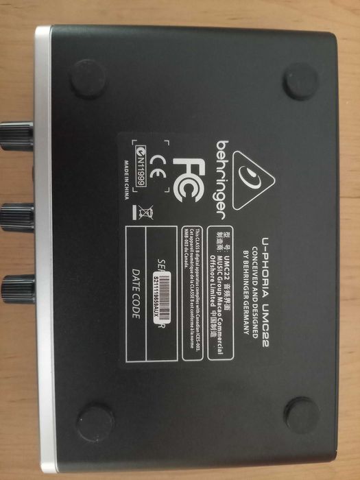 Interface áudio Behringer U-Phoria UMC22