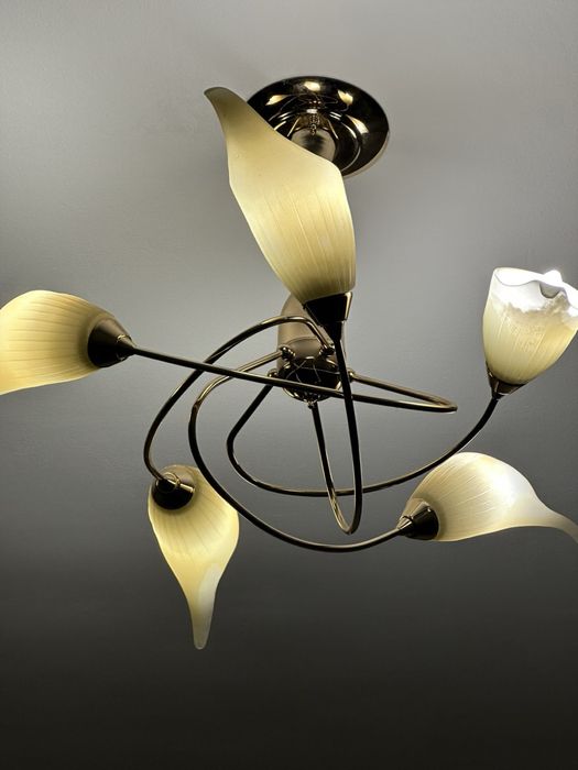 Продам люстру на пʼять лампочок