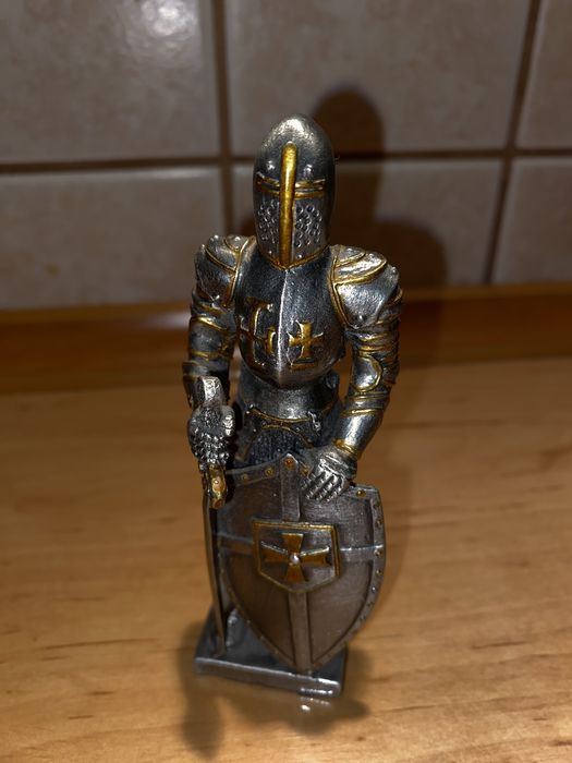 Figurka rycerza w zbroi Veronese