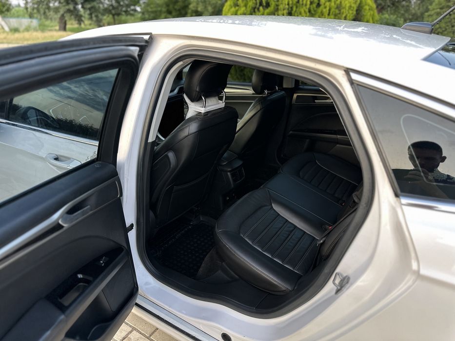 Ford Fusion HYBRID