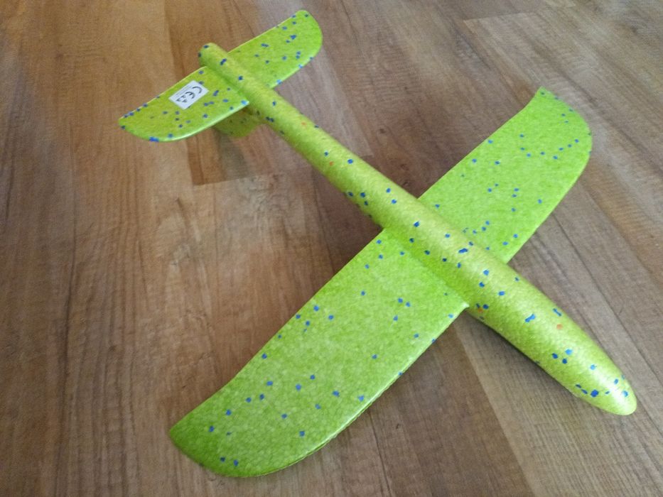 Samolot że styropianu, rzutka