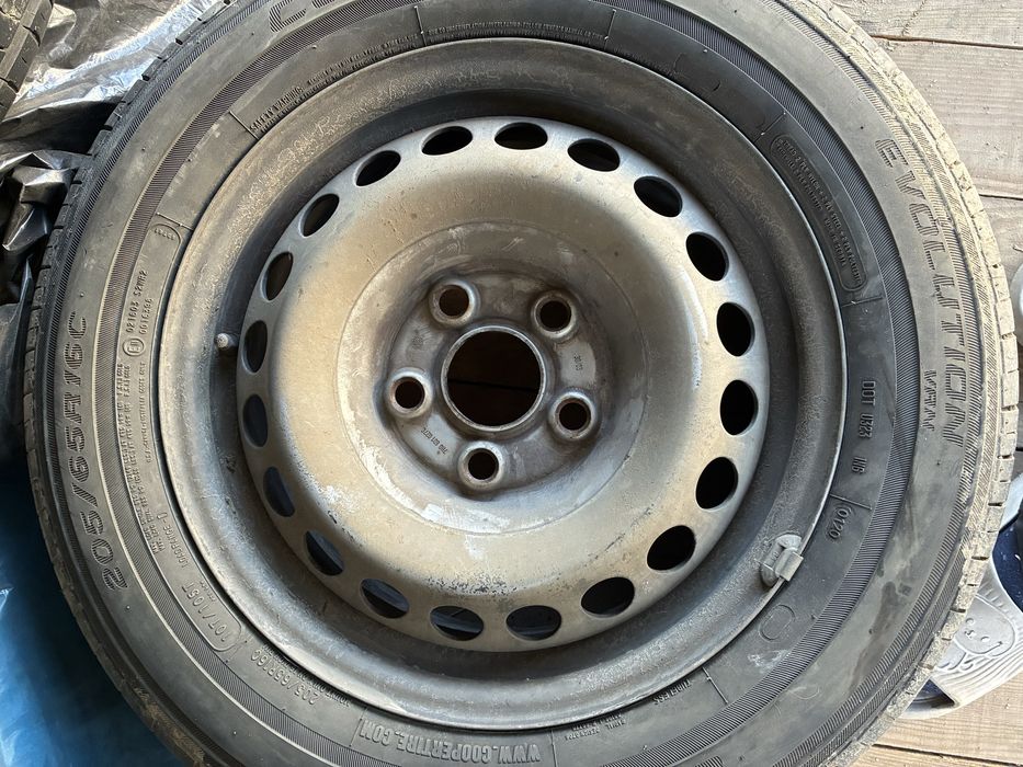 Sprzedam opony i felgi 16c