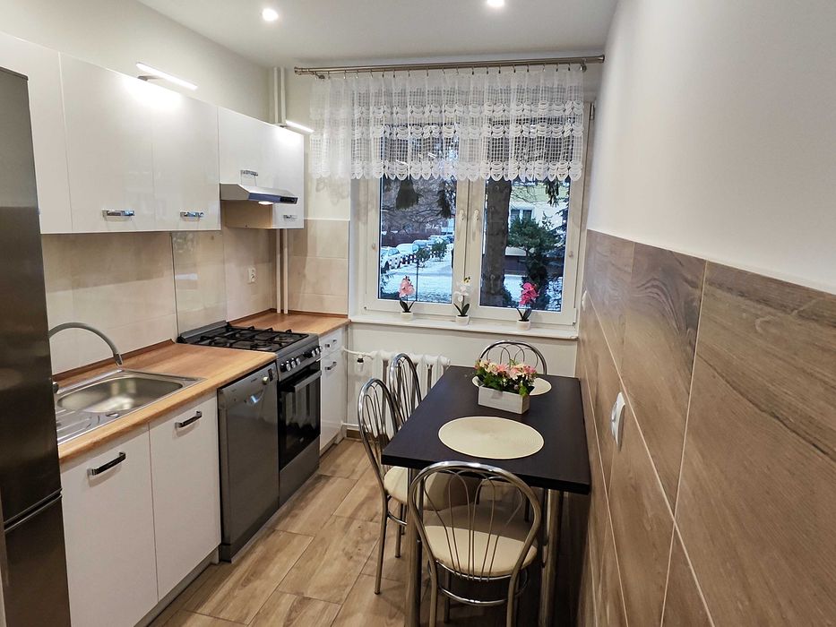 M4-56m2 ( 3pokoje z osobną kuchnią ) do wynajęcia-oś.Wyżyny {ОРЕНДА !}