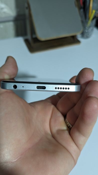 Продам Tecno spark 30c 8+8/256