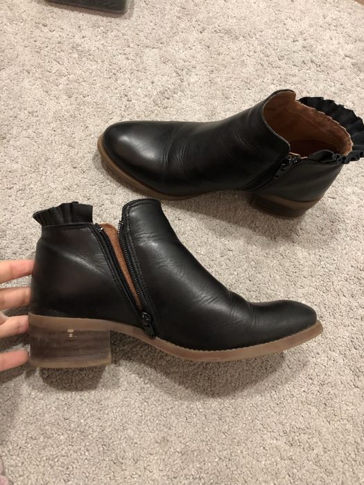 Botim em Pele Preto