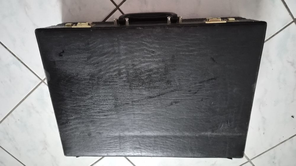 Neseser aktówka na kod