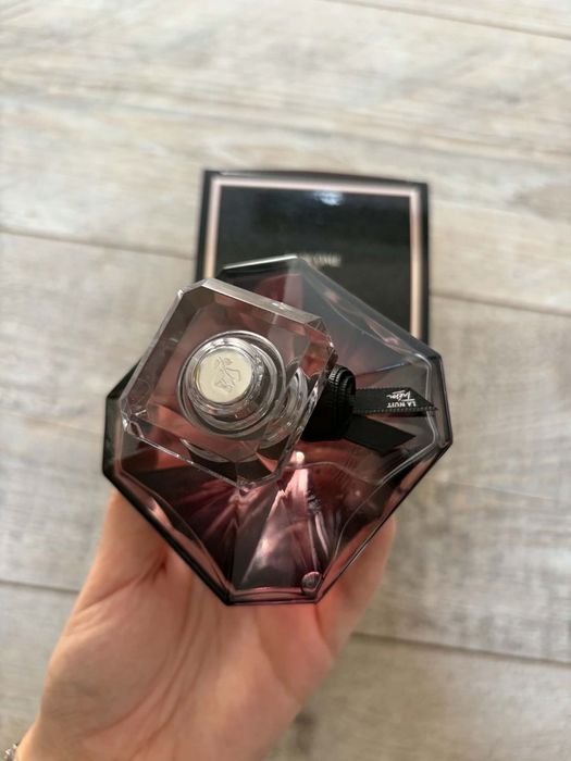 Sprzedam nowy perfum La nuti