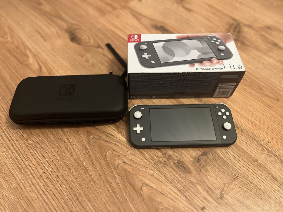 Nintendo Switch Lite +fifa 24