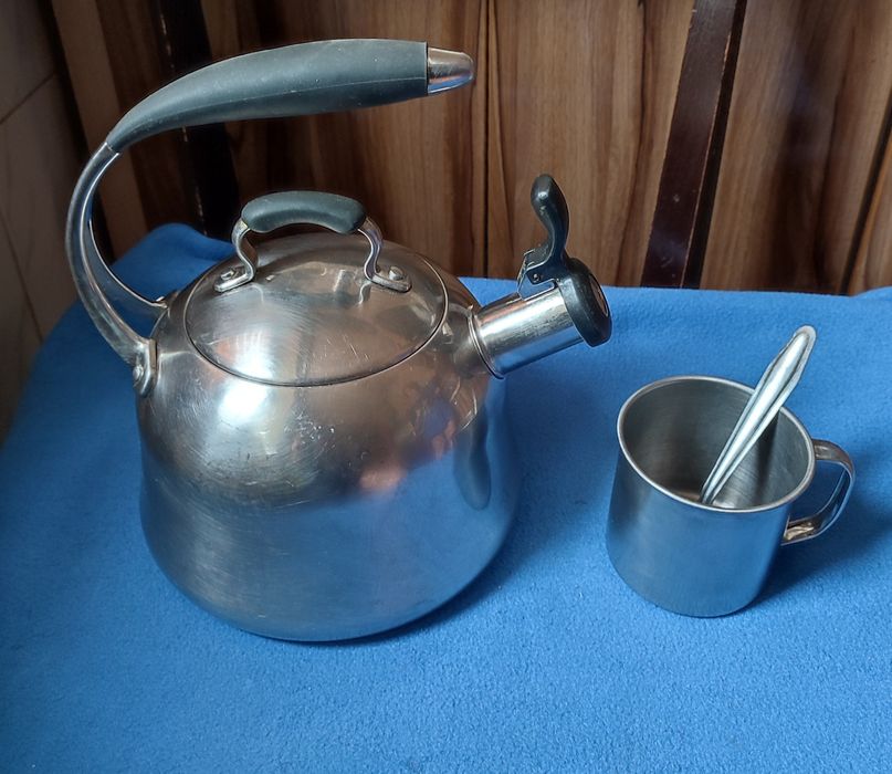 Кастрюля, 2 л.,чайник, 2,5 л., сковорода,  нержавейка, кружка,  СССР