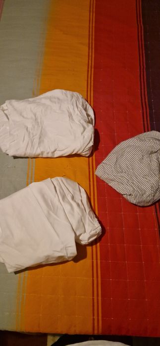 Berço + colchão + roupa + acessórios