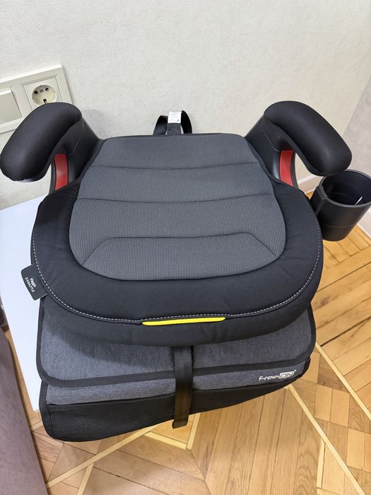 Автокрісло бустер Peg Perego Viaggio Shuttle Licorice чорне