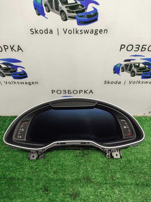 Панель приладів Audi Q7 4M Ауді Ку7 (2015-до тепер) 4M0920890A
