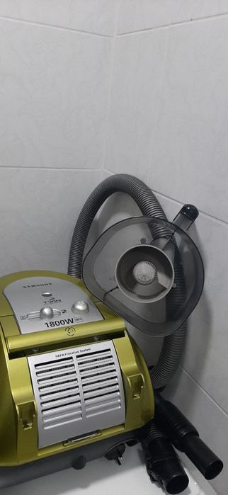 Продам дуже потужний пилесос самсунг у  гарному  стані