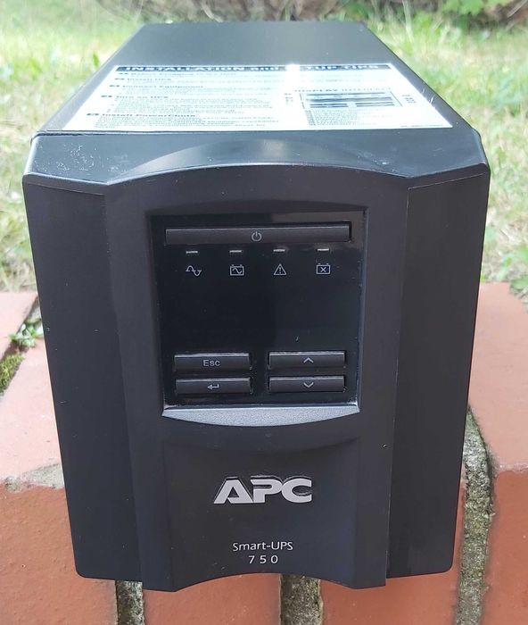 APC Smart SMT 750 wyświetlacz LCD 100% sprawny