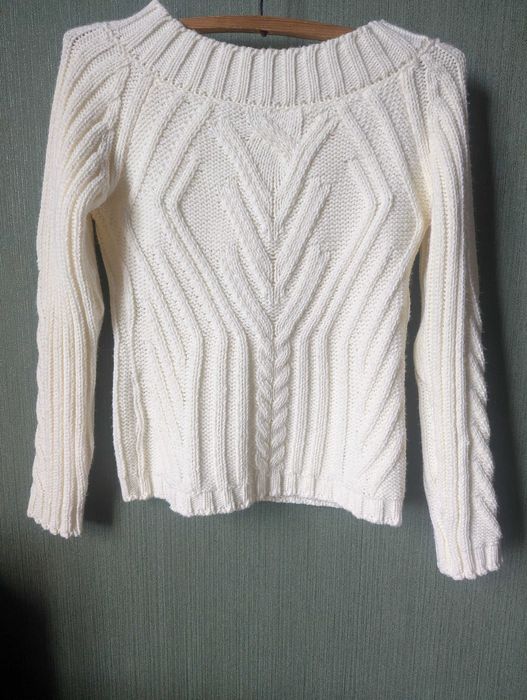 Шерстяний светрик молочного кольору, розмір S-M