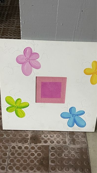 Moldura para quarto de criança