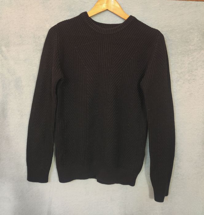 Czarny klasyczny sweter pleciony H&M