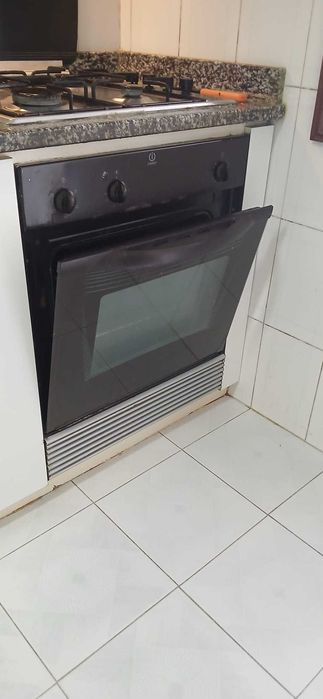 Forno elétrico indesit de encastrar