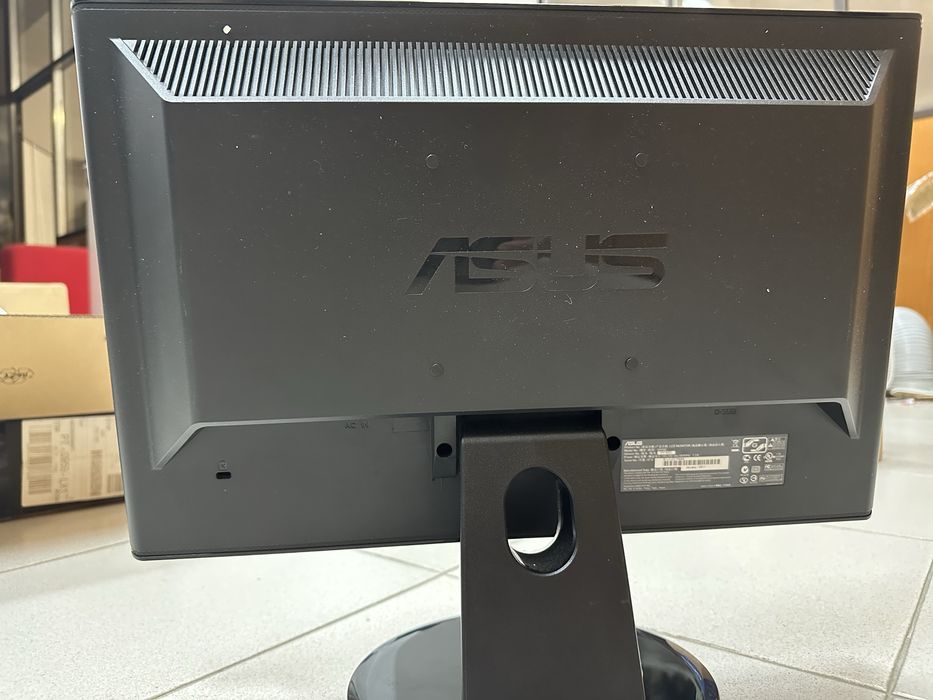Monitor VGA asus VH192D
