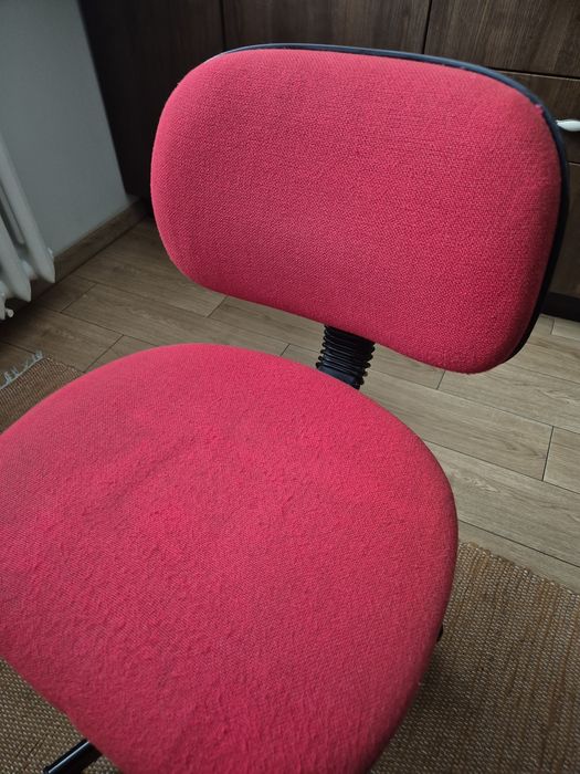Obrotowe krzesło do biurka.