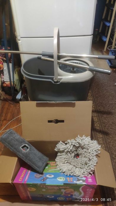 швабра Гривна Петровна с автоматическим отжимом и системой полоскания