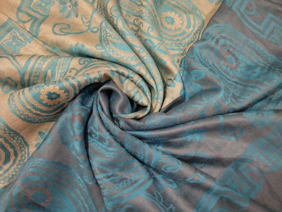 Симпатичный палантин, пашмина.