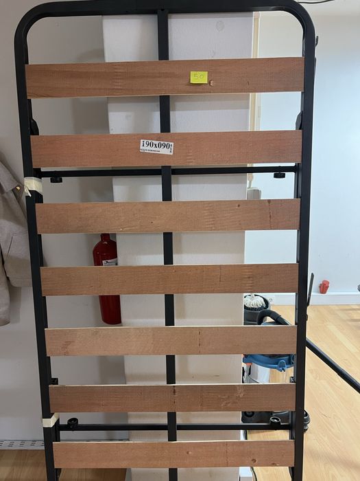 Cama de Solteiro Usada e Colchão