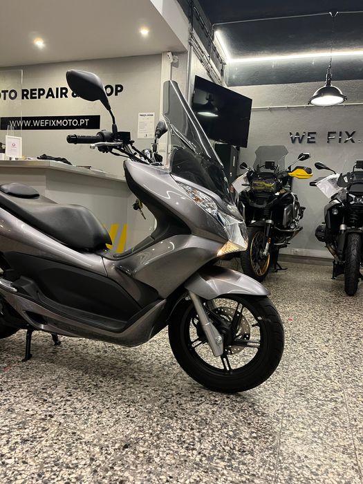 Honda PCX Em estado " Novo" com apenas 1625 Kms ( Reservada )