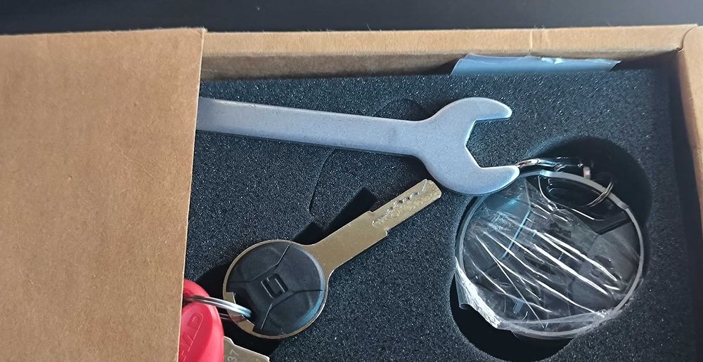 Super Soco TC Max -Elétrica 125cc, como nova, Bateria Removível EXTRAS