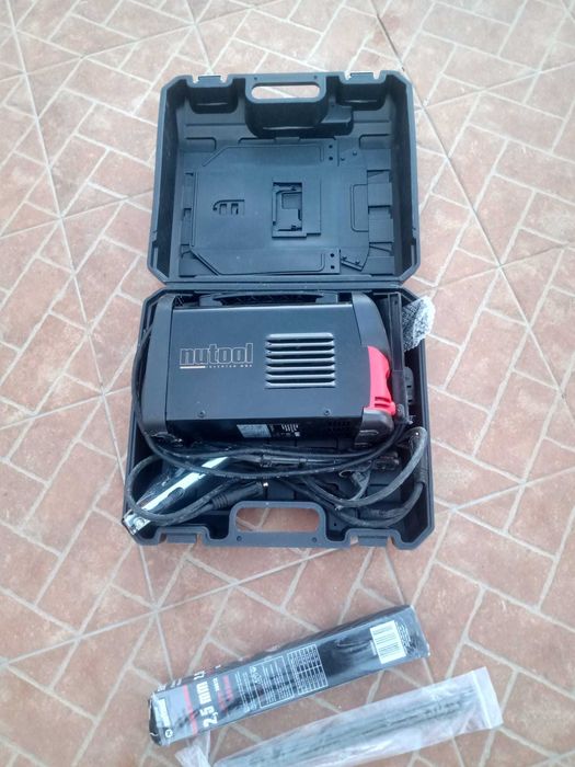 Máquina de Soldar Nutool Inverter 140A + Máscara + Elétrodos – Quase Nova