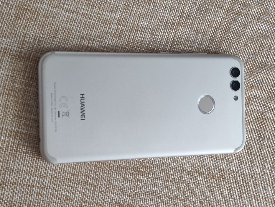 На запчастини або відновлення Huawei Nova 2 dualsim Gold pic-lx9