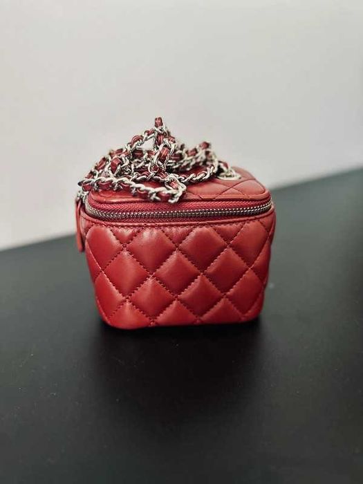 Mała Czerwona Torebka na Łańcuszku (Nowa)