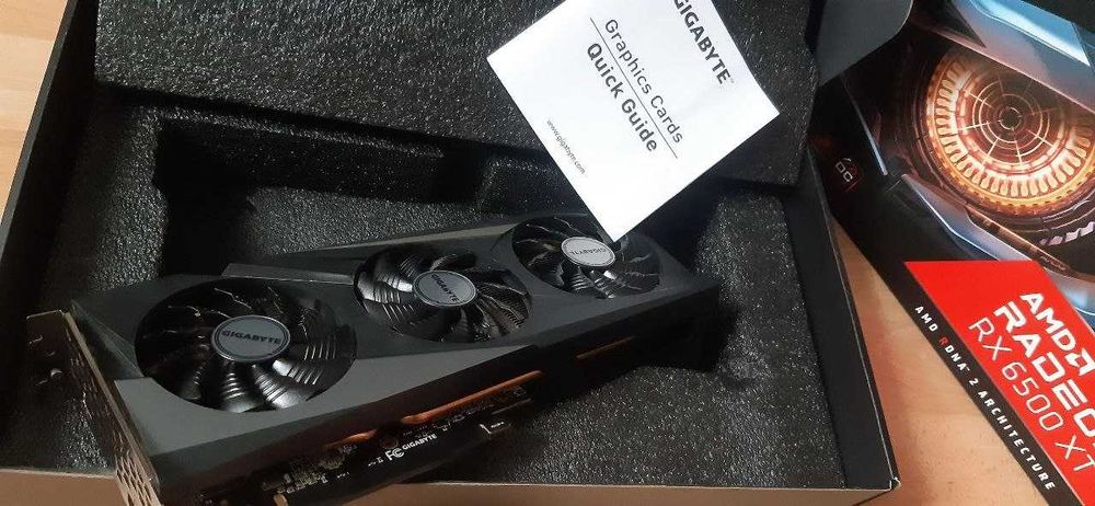 Sprzedam kartę graficzną Gigabyte Radeon RX 6500 XT (3 wentylatory)
