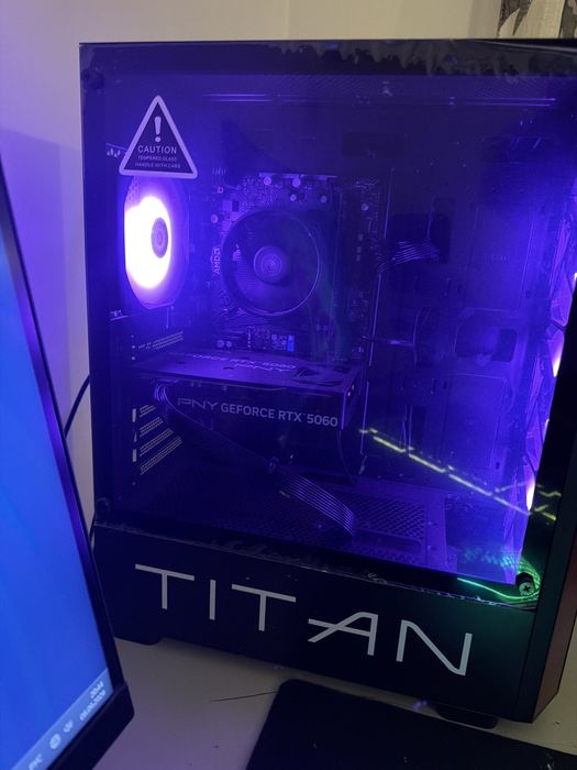 Estou a vender um computado Game-PLay, AMD Ryzen 5 (5500); Comprei-o há 6 meses.