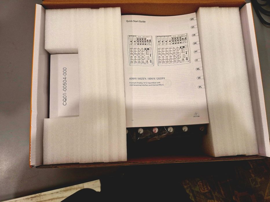 Mesa de Mistura -  Behringer Xenyx 1202SFX