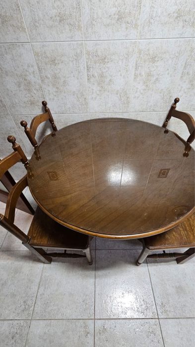 Mesa c/ 4 cadeiras