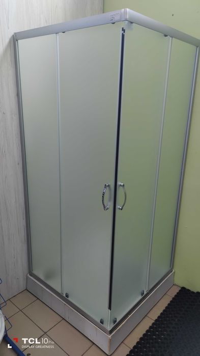 Ванни, панелі, душові кабіни, піддони.