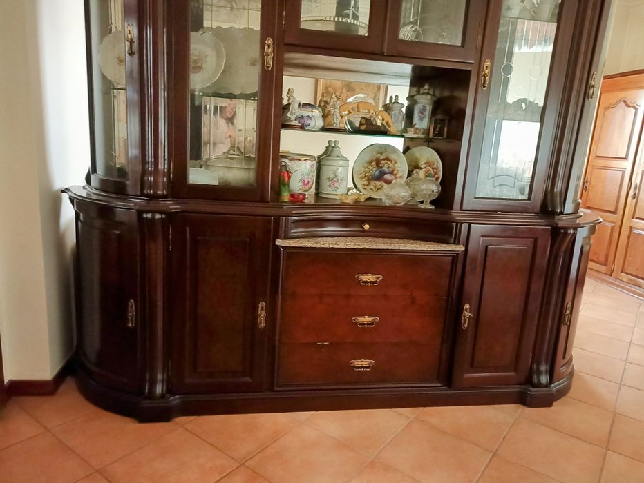 Cristaleira armário de sala madeira maciça