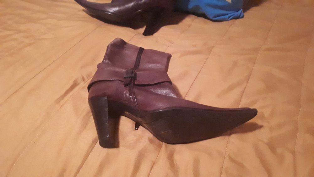 Botas de pele castanhas