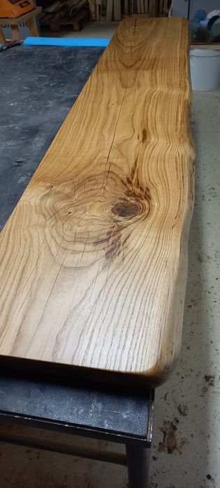 Deska , tarcica dębowa sucha