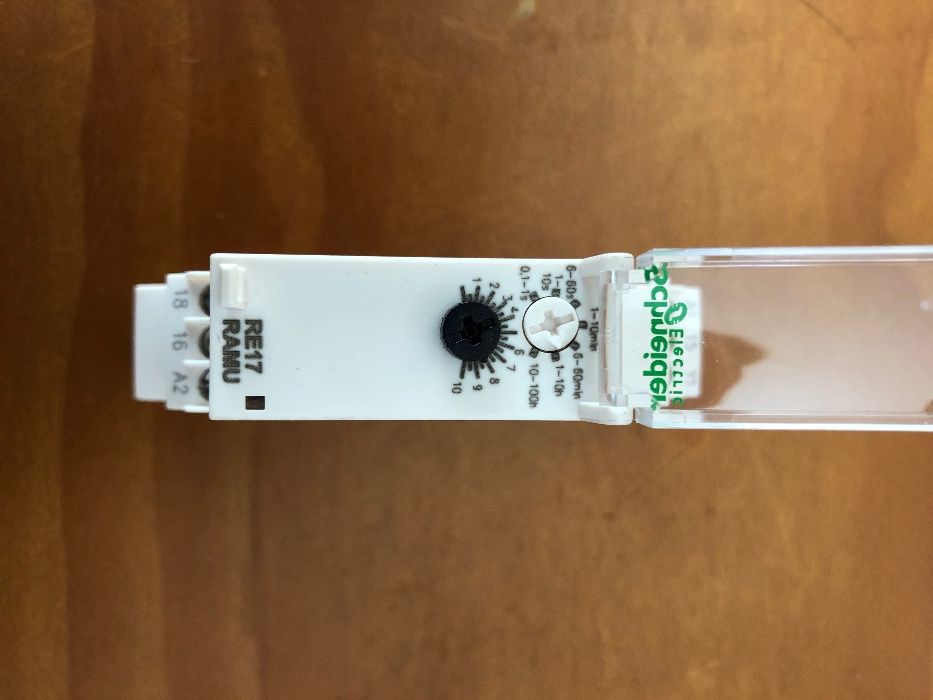 Schneider Time Relay RE17RAMU64586204674818122