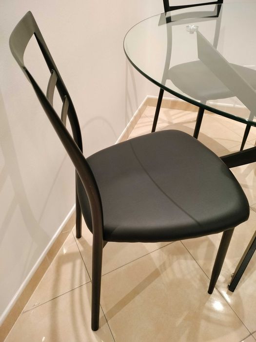Mesa redonda perfeita para a sua casa e familia!
