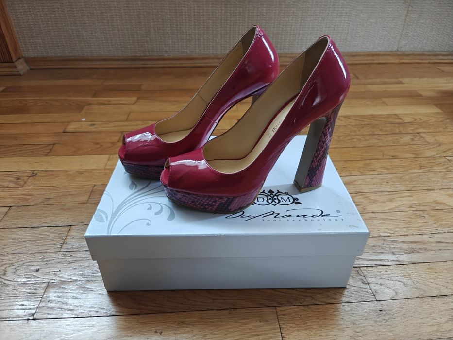Продам туфлі D&M як нові