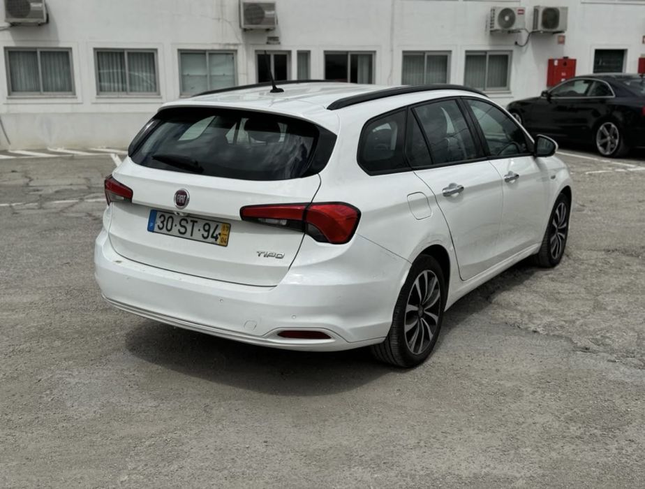 Vendo um fiat tipo carro de aplicativo