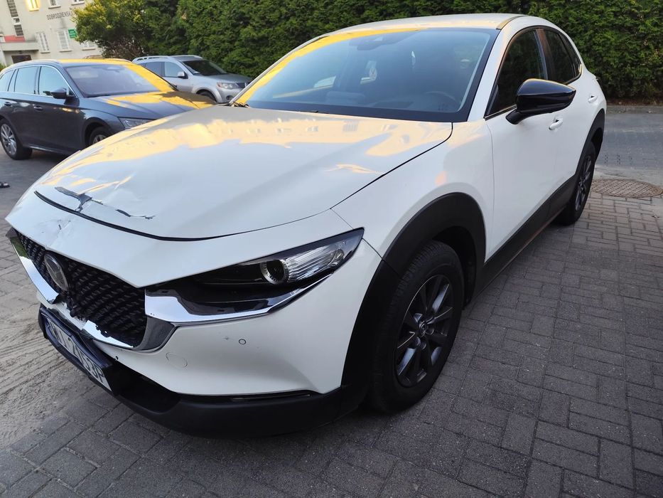 Mazda CX-30 Mazda CX-30 Europa Lekko uszkodzona zderzak i maska Kamera 360 automat