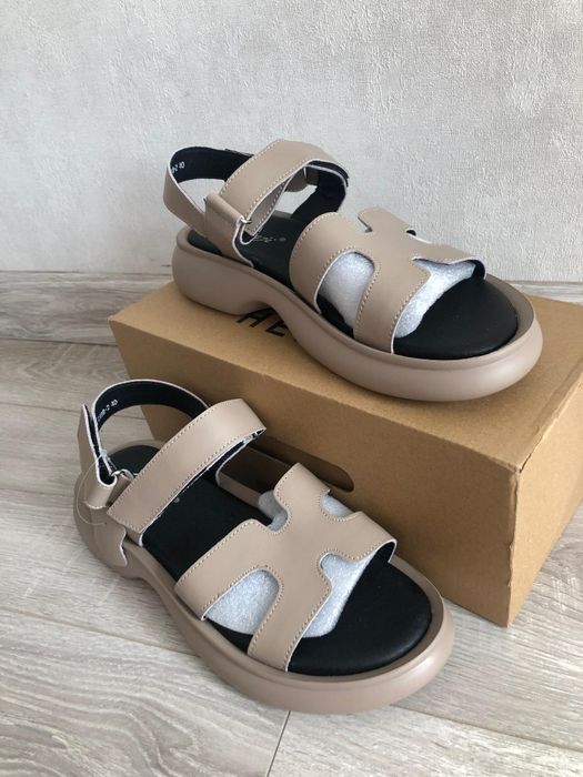 Босоніжки шкіра 40